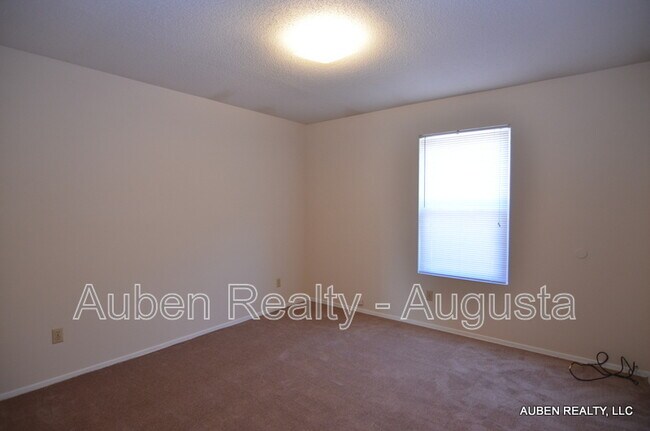 Building Photo - 2311 Walden Dr