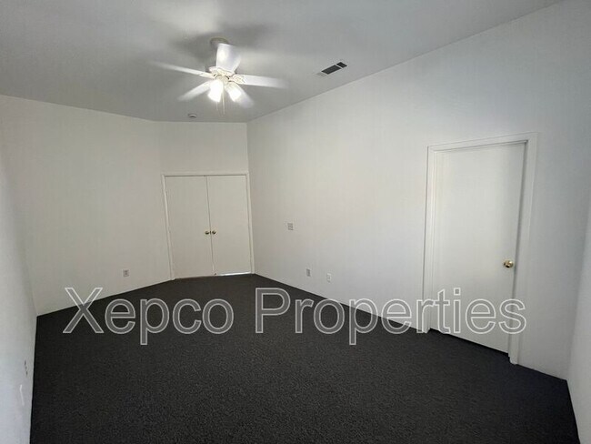 Building Photo - 53750 Avenida Alvarado