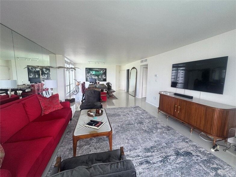 Building Photo - 5750 Collins Ave