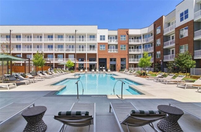 Building Photo - 550 Webb Gin House Rd