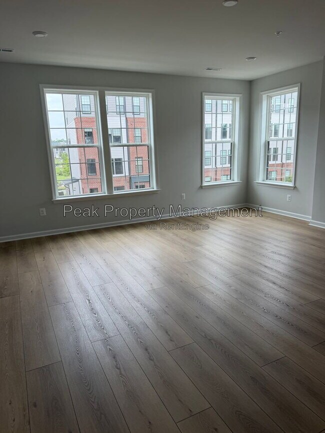 Building Photo - 227 Brattice Dr