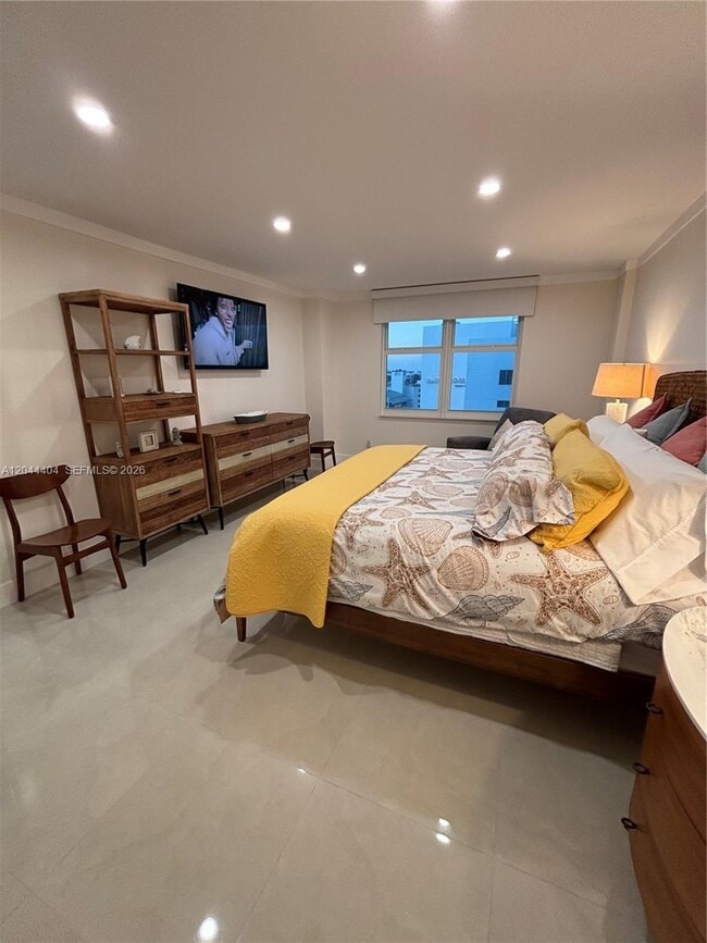 Building Photo - 3725 S Ocean Dr