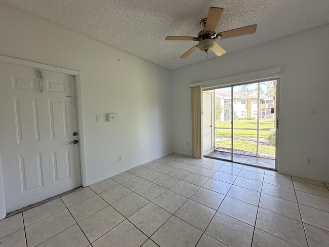 Building Photo - 891 Cypress Park Way