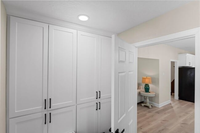 Building Photo - 28814 Holly Hill Dr