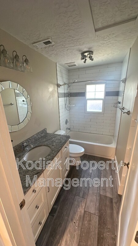 Building Photo - 312 N 100 E