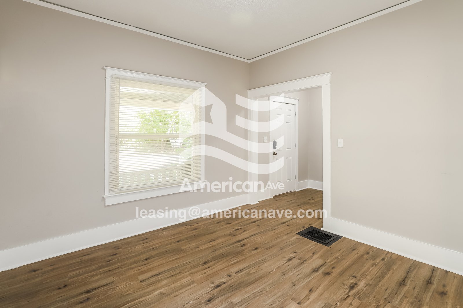 Building Photo - 2933 Park Ave