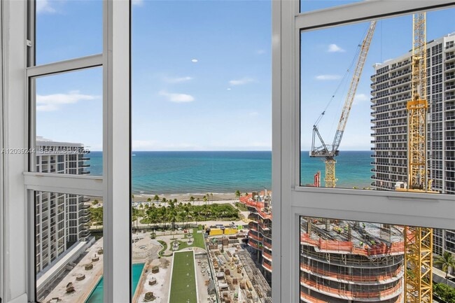 Building Photo - 10275 Collins Ave