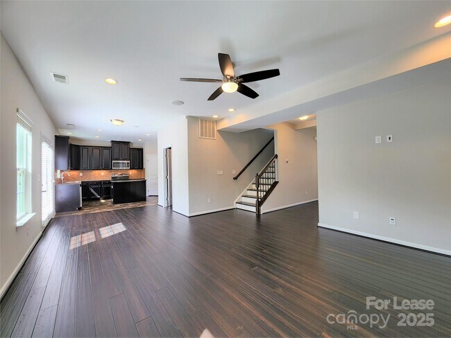 Building Photo - 1295 Farm Branch Dr SW
