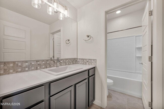 Building Photo - 557 California Ave