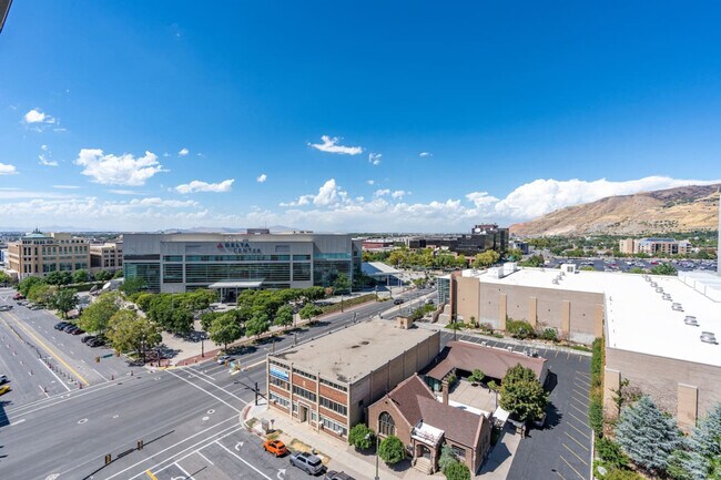 Building Photo - 111 S 300 W