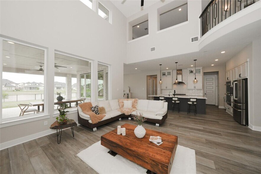 Building Photo - 413 Stratus View Ct