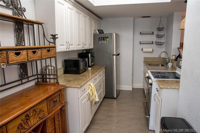 Building Photo - 1501 NW 7th Terrace