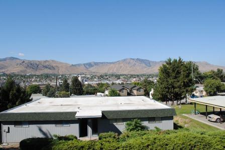 Building Photo - Pet-friendly 2 bedroom apartment with a/c,...