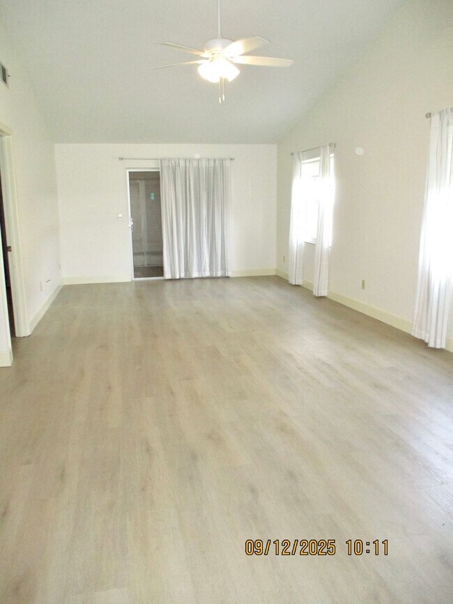 Building Photo - Spacious 2BR/2BA Townhouse – 1,550 Sq. Ft....