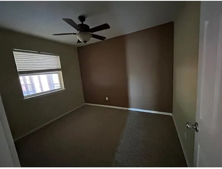Building Photo - 1112 Park Center Ct