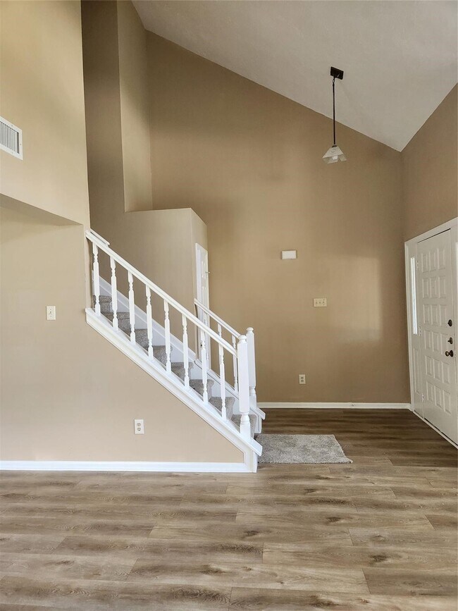 Building Photo - 14562 Oak Chase Dr