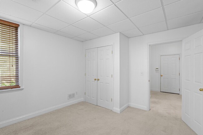 Building Photo - 312 Creekbank Way SE