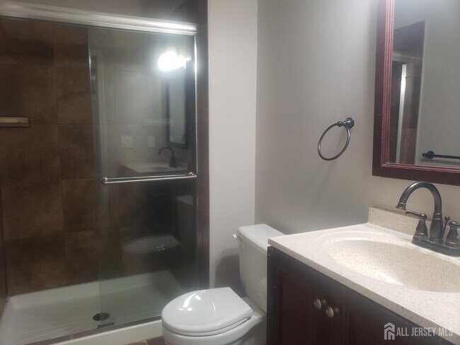 Building Photo - 5032 Beech Ct