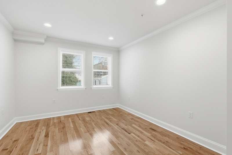 Building Photo - 2206 Cambridge St