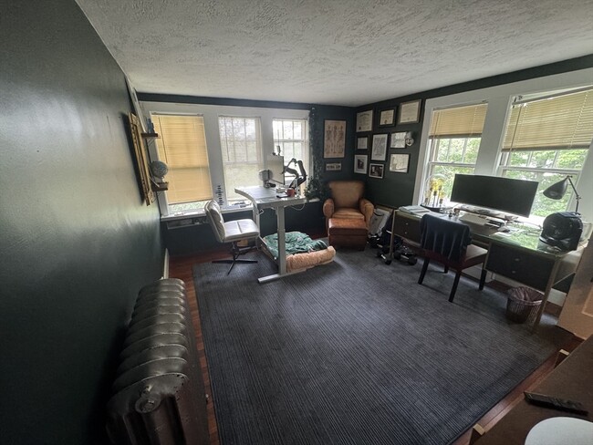 Building Photo - 36 Evergreen Ave