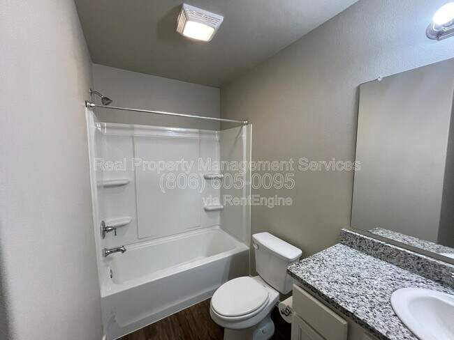 Building Photo - 2108 Langford Ave