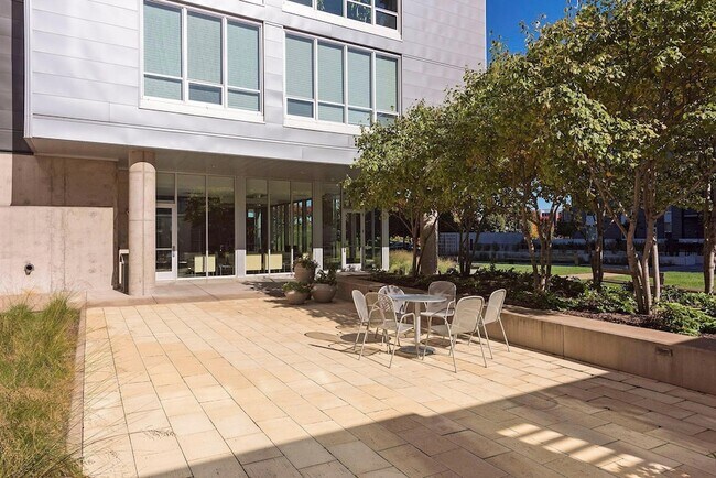 Building Photo - 901 S 2nd St