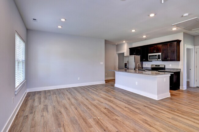 Building Photo - 102 Magruder Ave