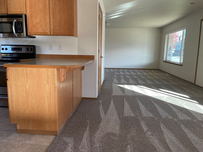 Building Photo - Now renting 3 bedroom House