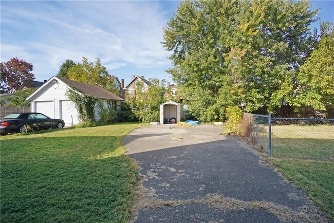 Building Photo - 2434 Kenilworth Ave
