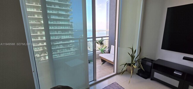 Building Photo - 60 SW 13th St