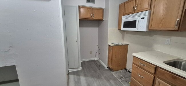 Building Photo - Cozy 2 bedroom 1 bath home