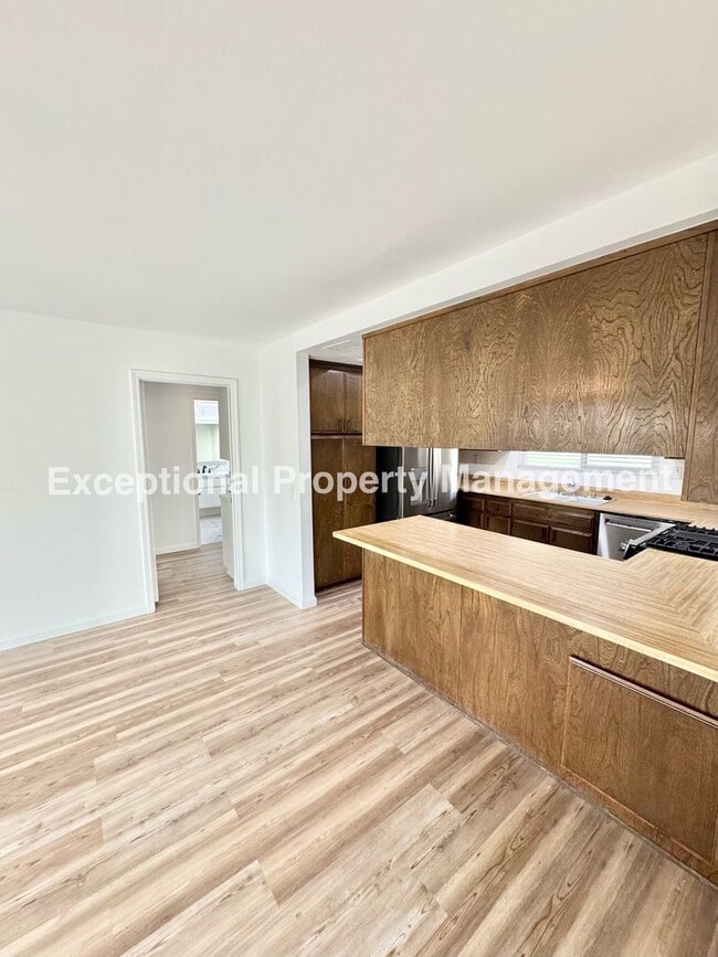 Building Photo - Great 3 bed 2 bath single story home