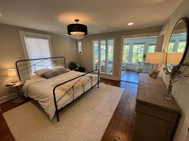 Building Photo - Incredible 3BD, 2.5BA House in Boylan Heig...
