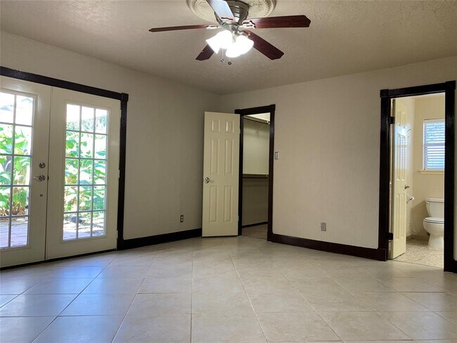 Building Photo - 434 Gentilly Dr