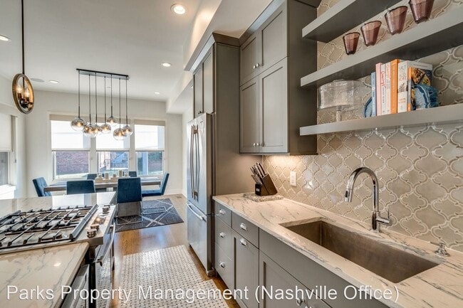 Building Photo - 3 br, 5 bath House - 206 S. 10th Street