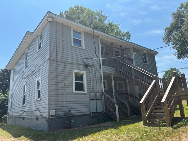 Building Photo - 156 Garrett St