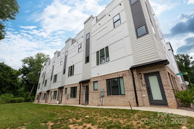 Building Photo - 509 Strong Ave