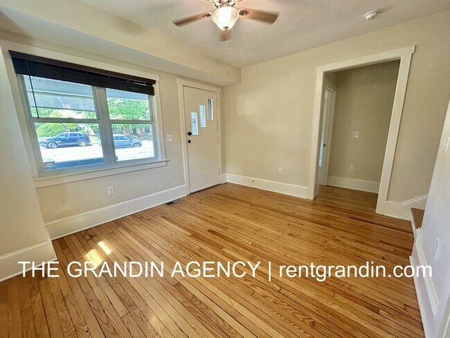 Building Photo - 1518 Wautauga St SW