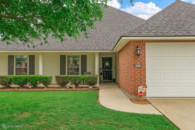 Building Photo - Legacy Home!