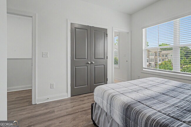 Building Photo - 847 Angora Aly