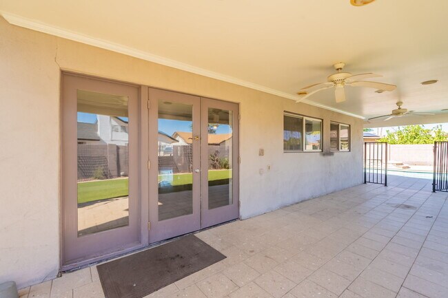 Building Photo - 1325 W Lobo Ave