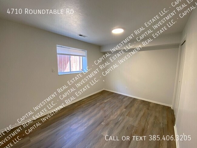 Building Photo - 4710 Roundtable Rd