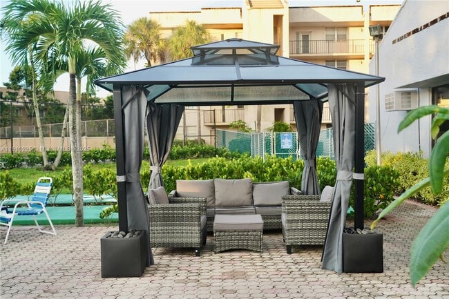 Building Photo - 2551 Aragon Blvd