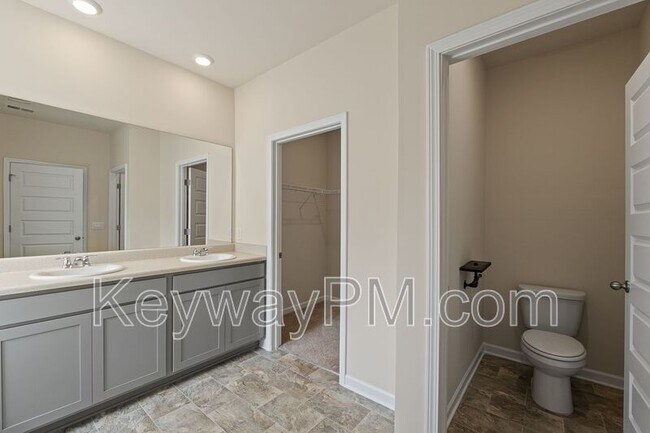 Building Photo - 3262 Carmine Ave