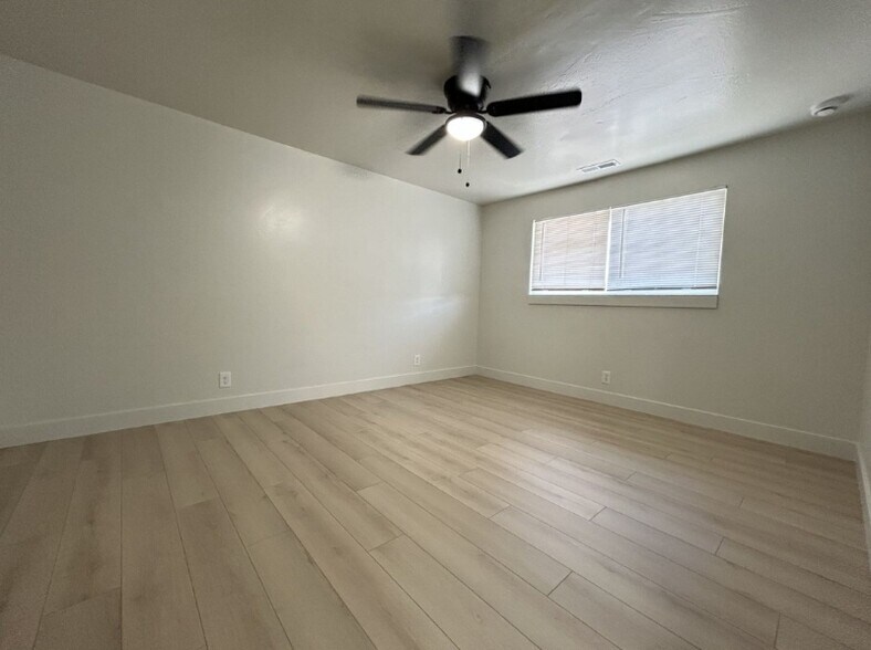 Building Photo - 1831 Parkway Blvd