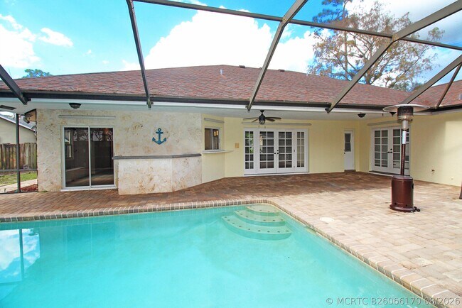 Building Photo - 896 Rose Ct