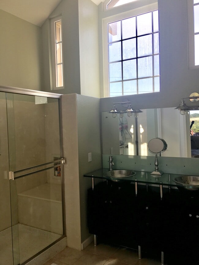 Building Photo - 5841 Charter Oaks Dr