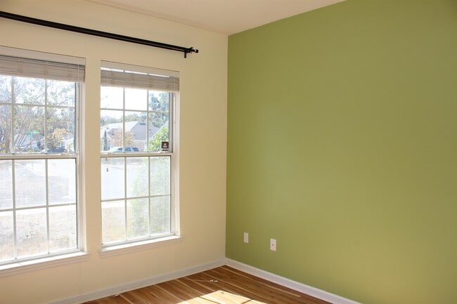 Building Photo - 682 Brooke Hampton Dr