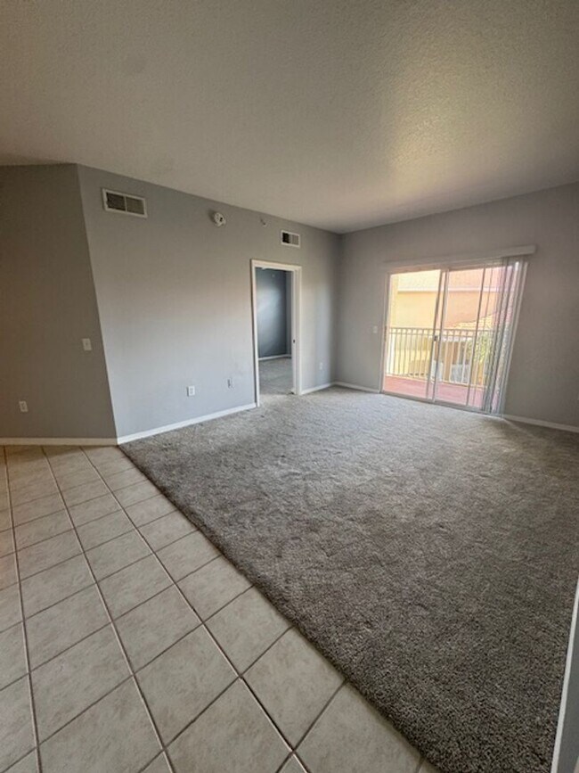 Building Photo - 2 bedroom 2 bathroom Condo in Gardens at B...