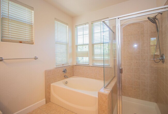 Building Photo - 4 Bedroom 3 Bathroom House | AMSI | Alexandr Metlinski